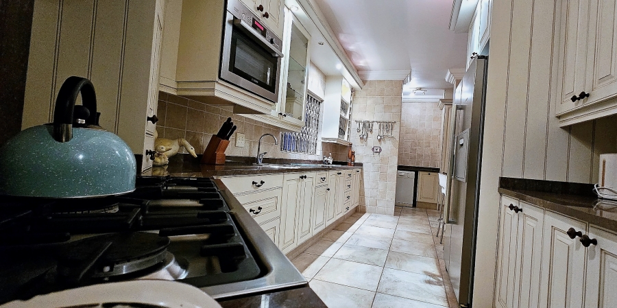 7 Bedroom Property for Sale in Myburgh Park Western Cape